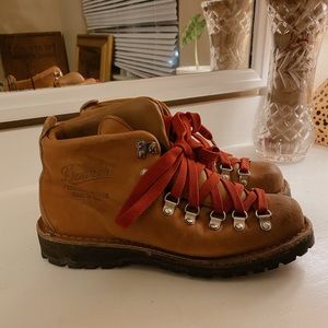 Danner Cascade Mountain Hiking Boots
